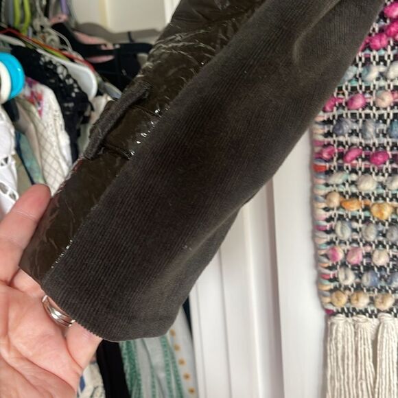 Adorable Worth New York patent jacket - Picture 6 of 11